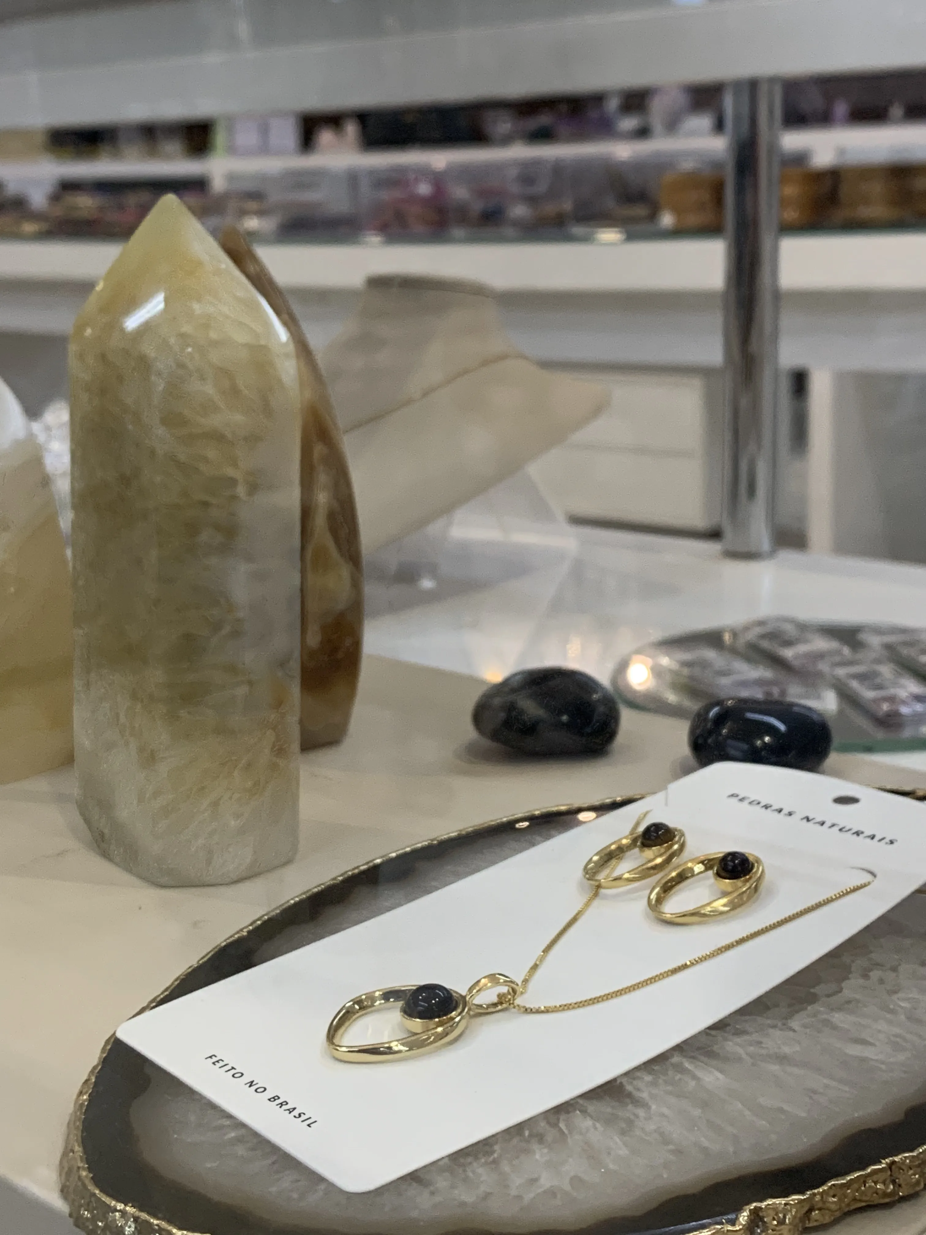Peças de decoração em exposição na Schiètto
